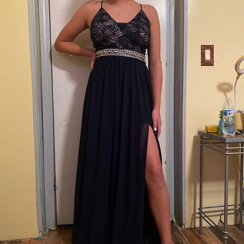 a long blue prom dress